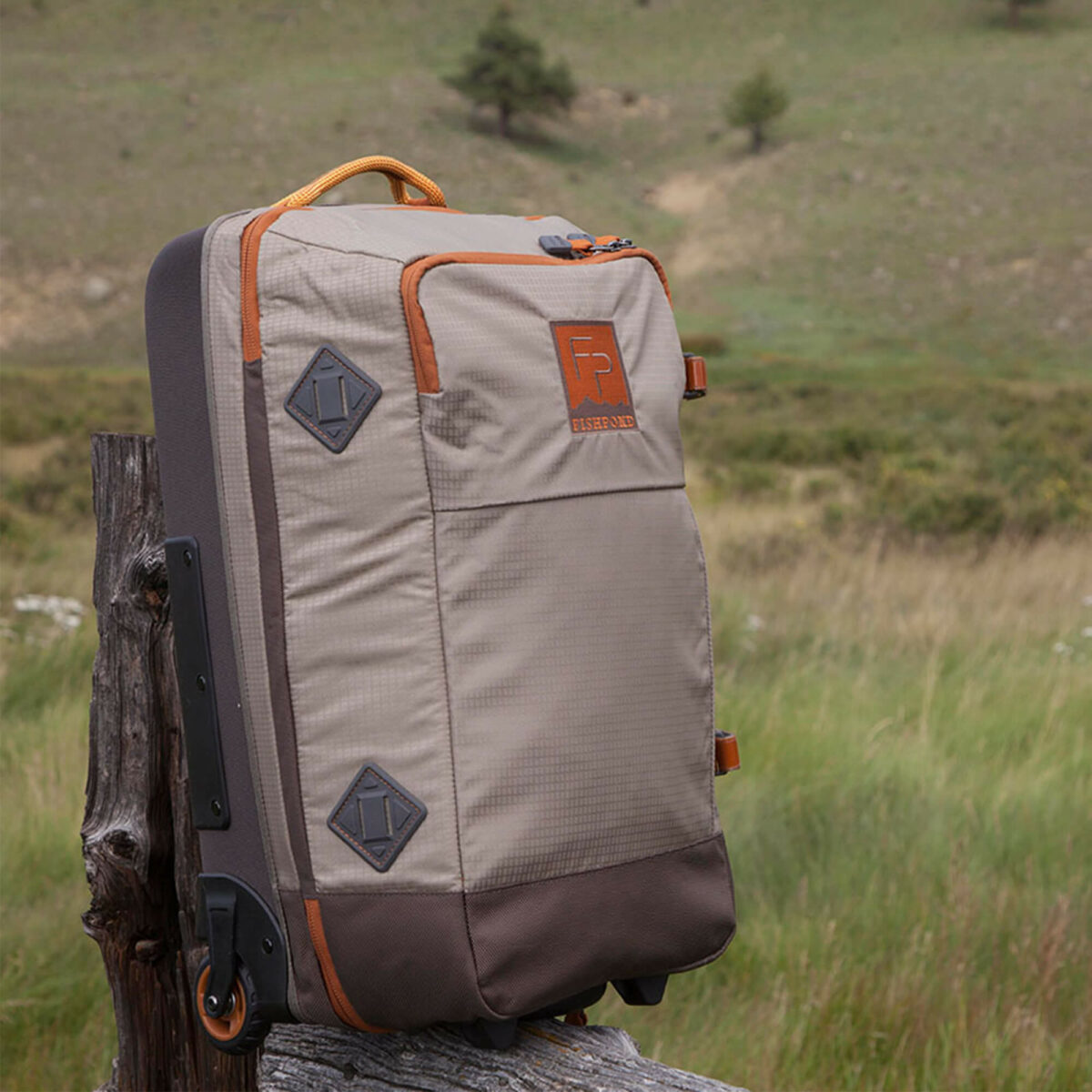Fishpond Teton Rolling Carry On - Guide Flyfishing