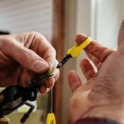 Loon Ergo Hackle Plier - Guide Flyfishing